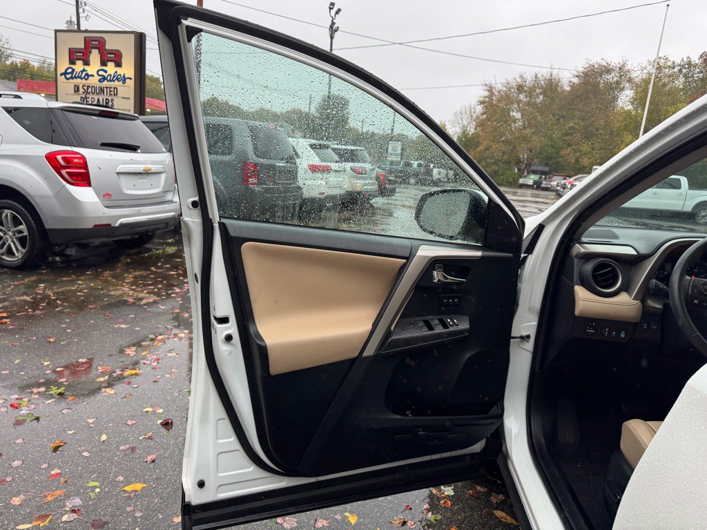 2015 Toyota Rav4 Image 20