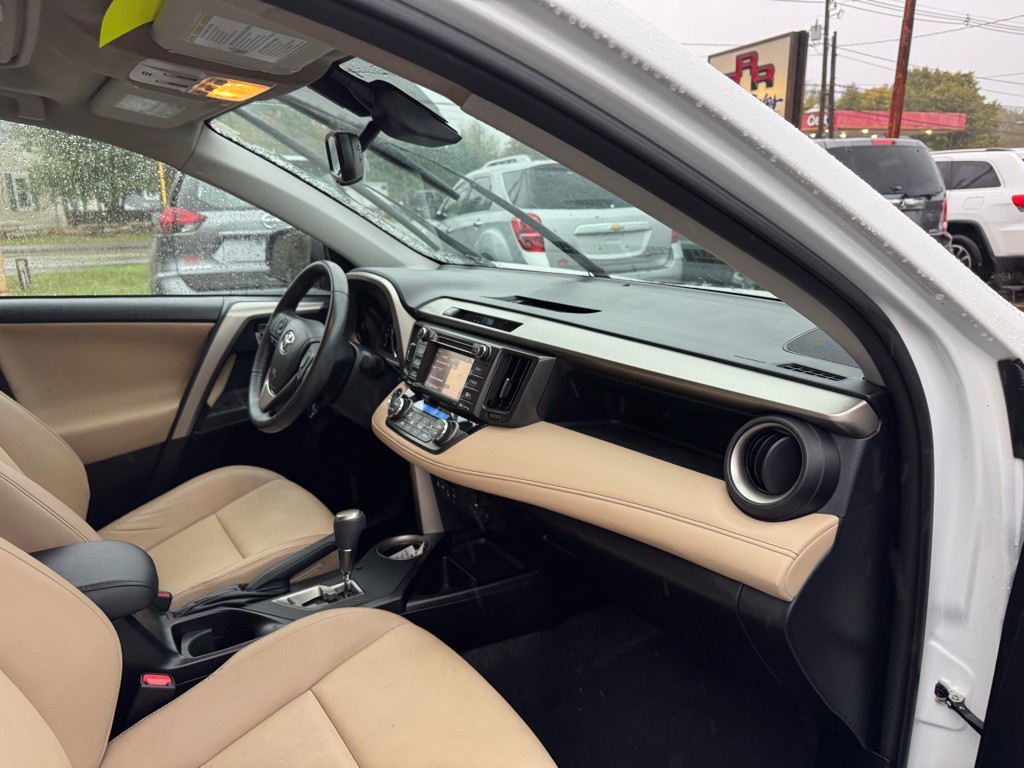 2015 Toyota Rav4 Image 22