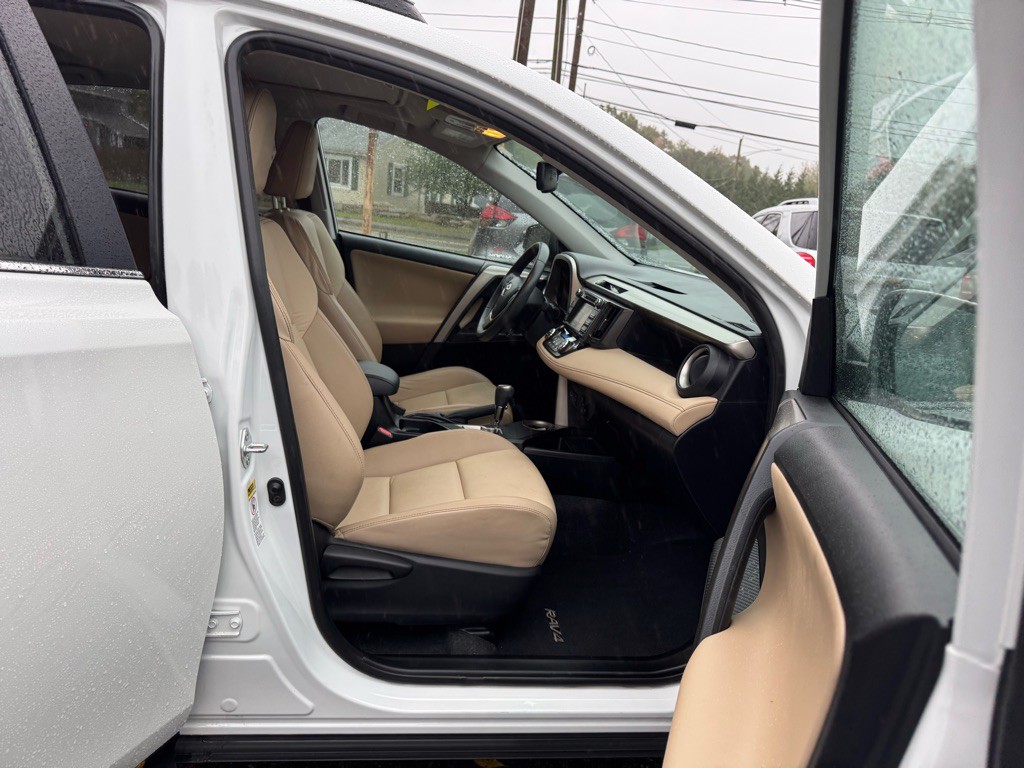 2015 Toyota Rav4 Image 23