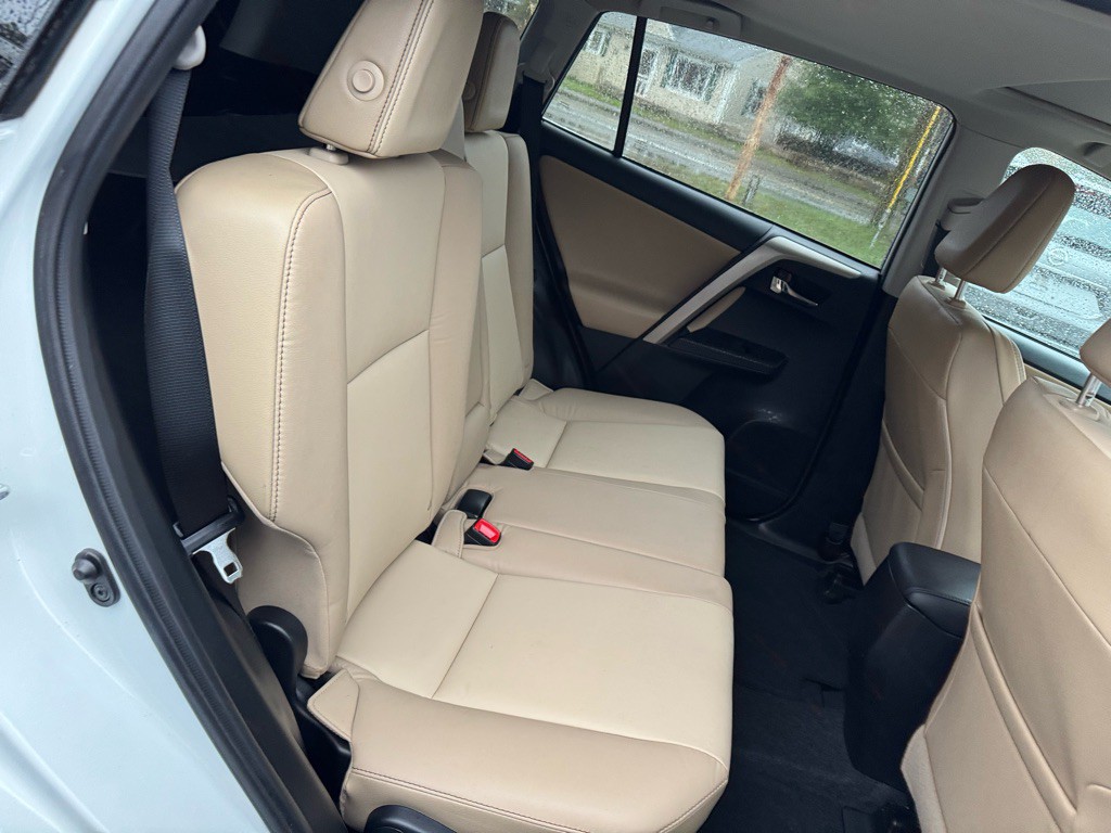 2015 Toyota Rav4 Image 27