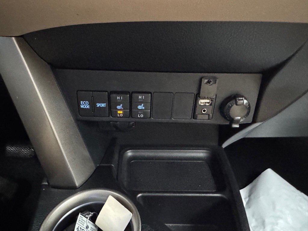 2015 Toyota Rav4 Image 32