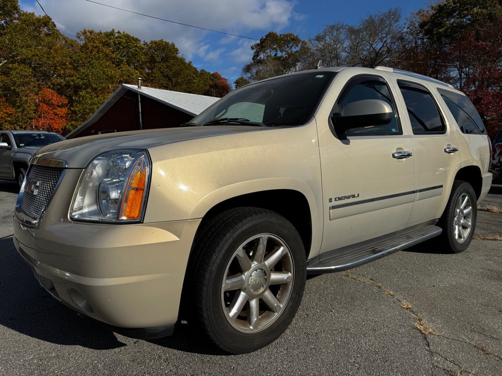 2009 GMC Yukon Image 1