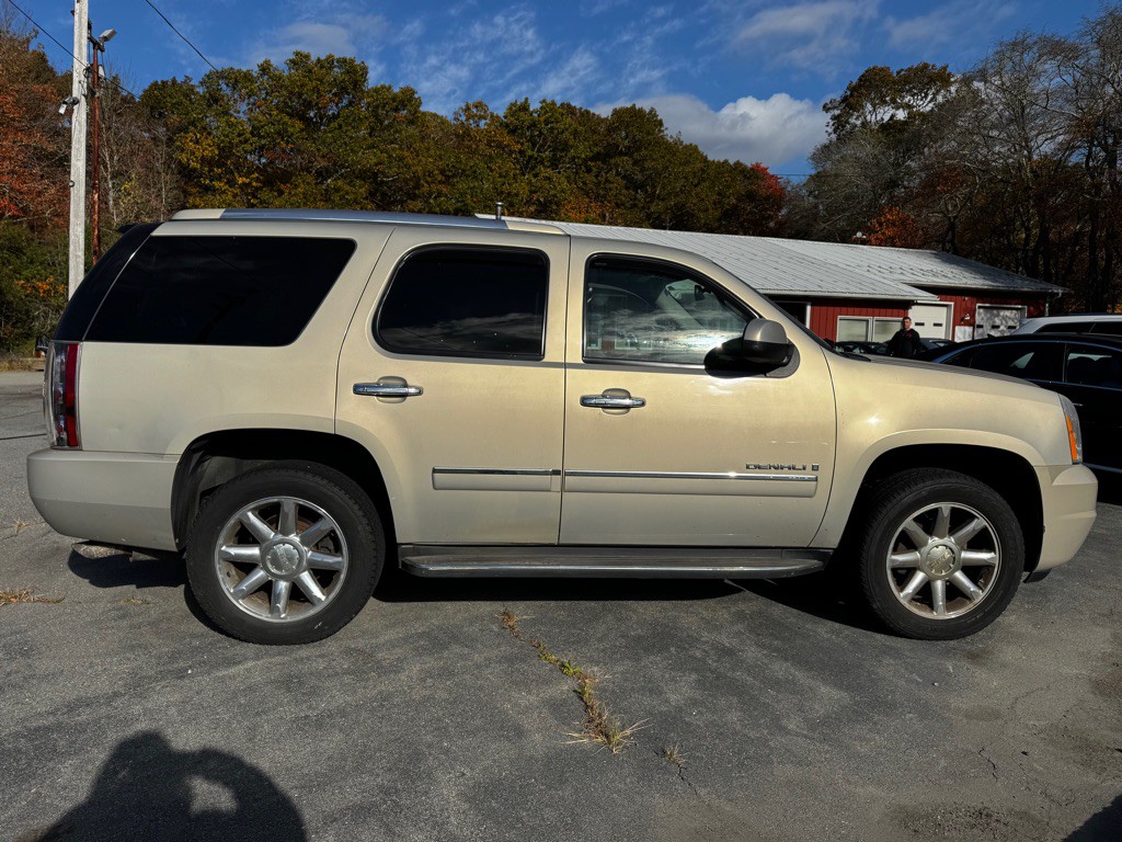 2009 GMC Yukon Image 7