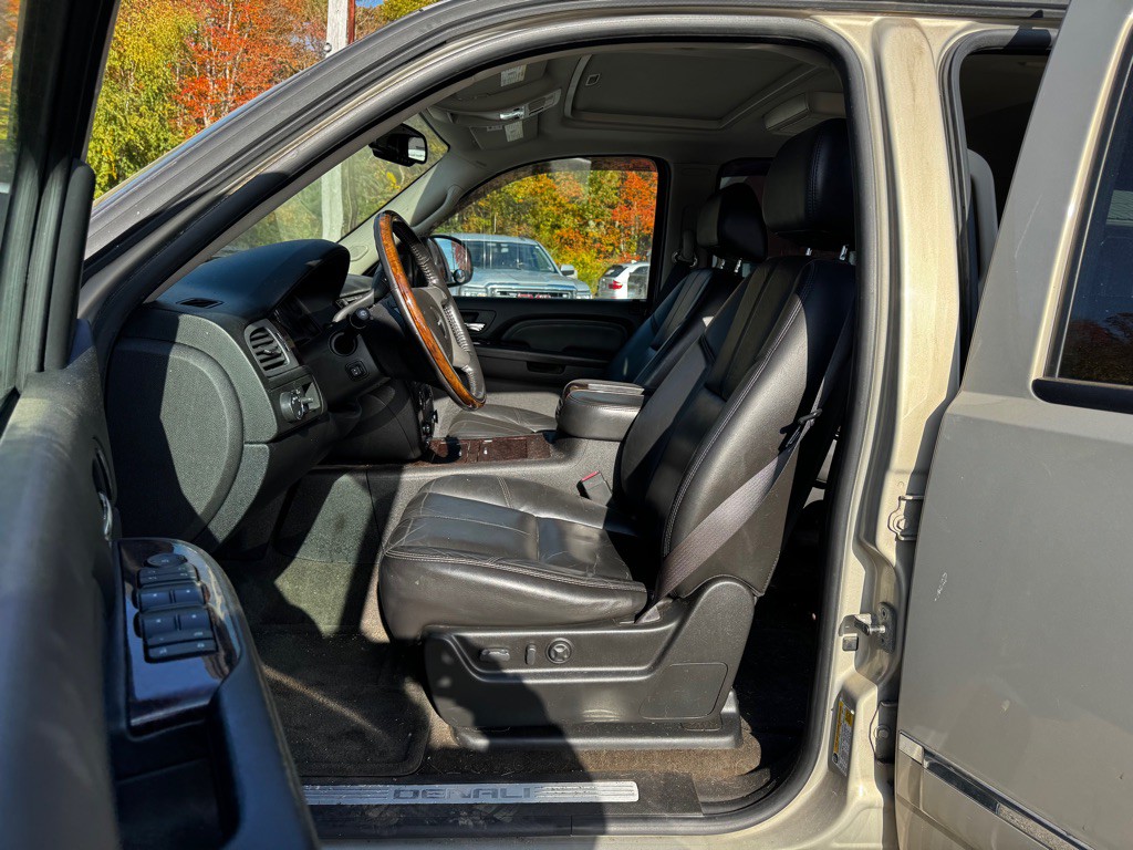 2009 GMC Yukon Image 11