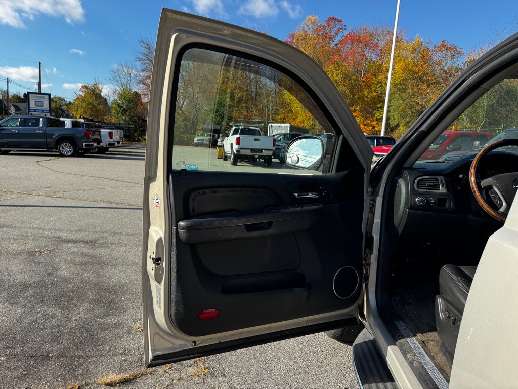 2009 GMC Yukon Image 17