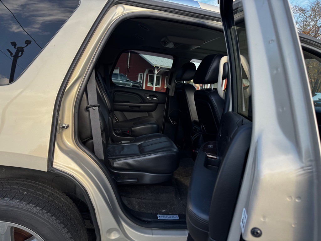 2009 GMC Yukon Image 25