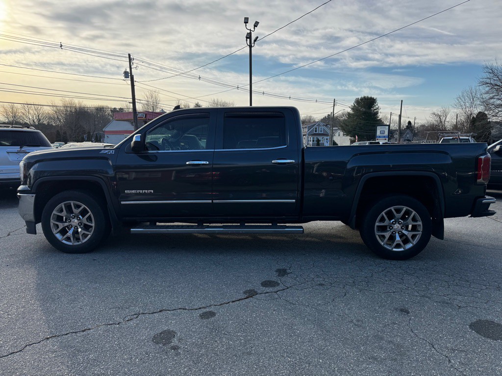 2018 GMC Sierra Image 2
