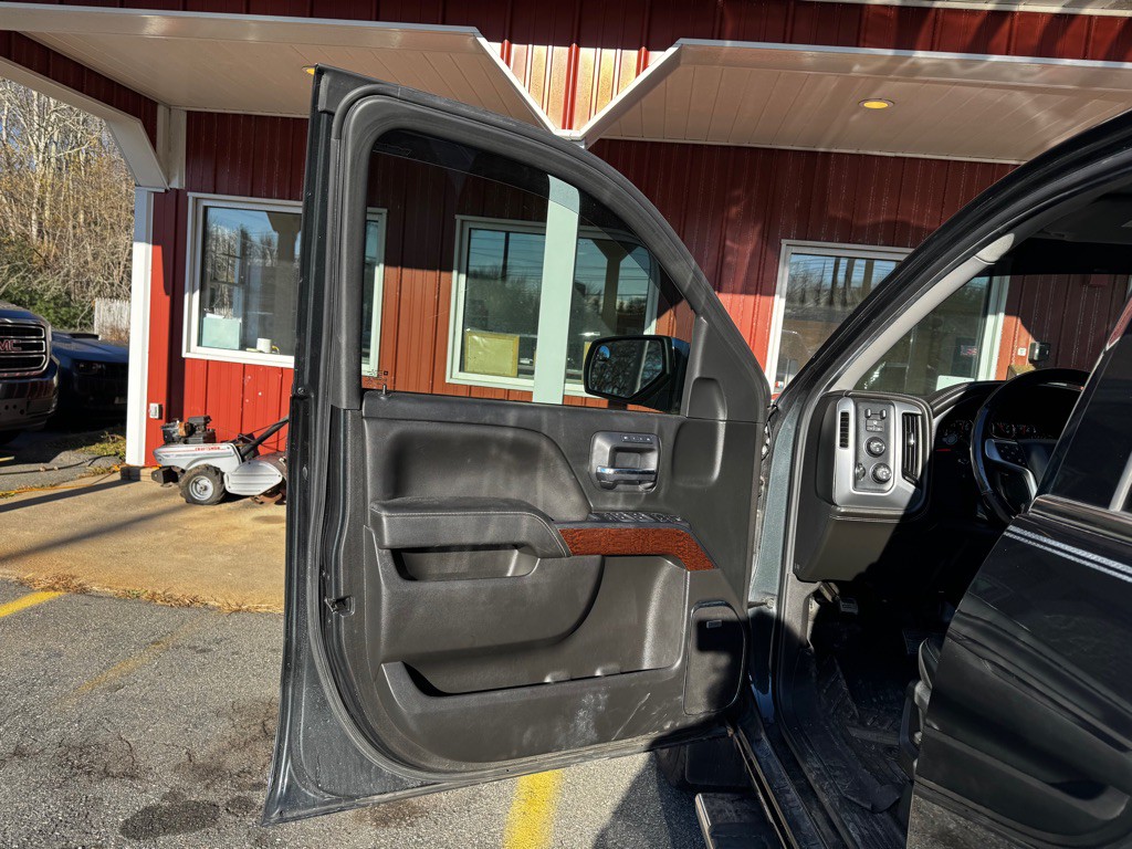 2018 GMC Sierra Image 17