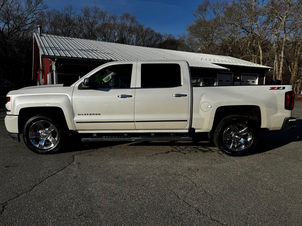 2017 Chevrolet Silverado 1500 Image 2