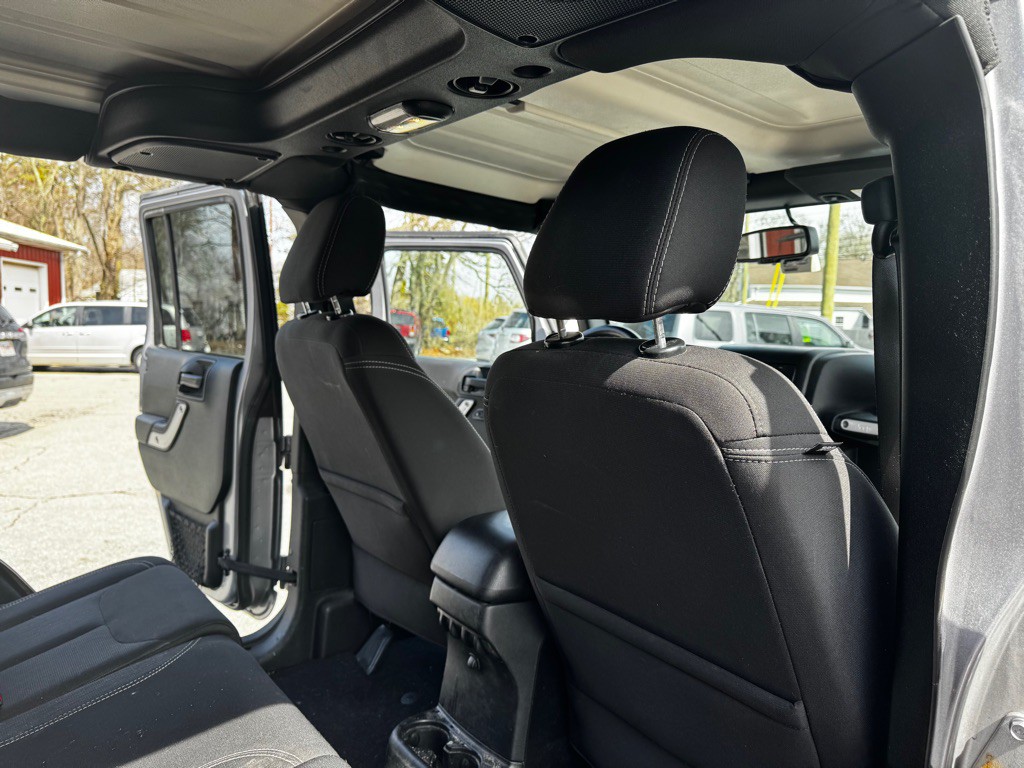 2017 Jeep Wrangler Unlimited Image 25