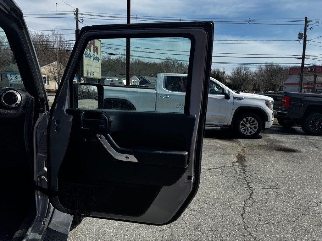 2017 Jeep Wrangler Unlimited Image 30
