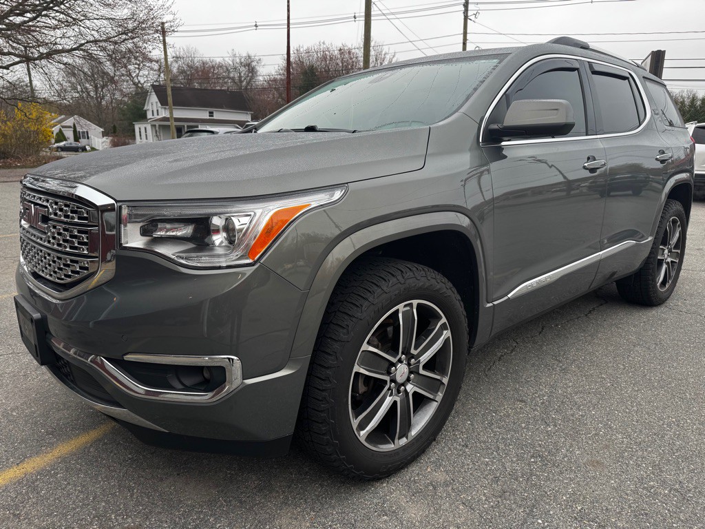 2018 GMC Acadia Image 1