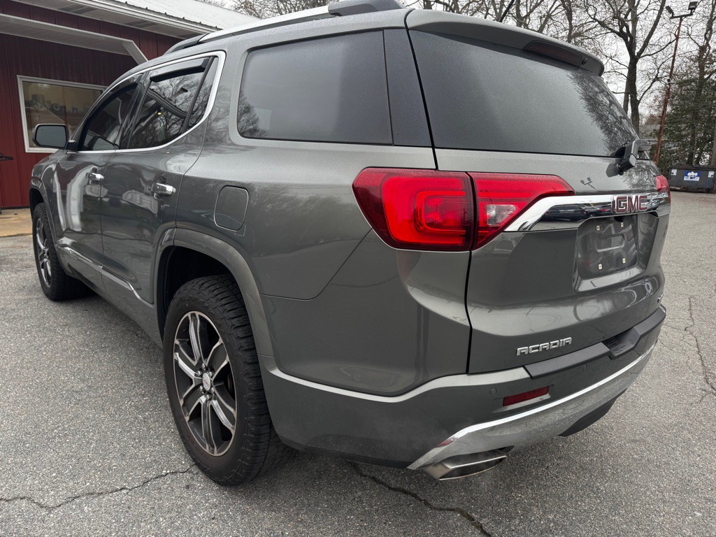 2018 GMC Acadia Image 3