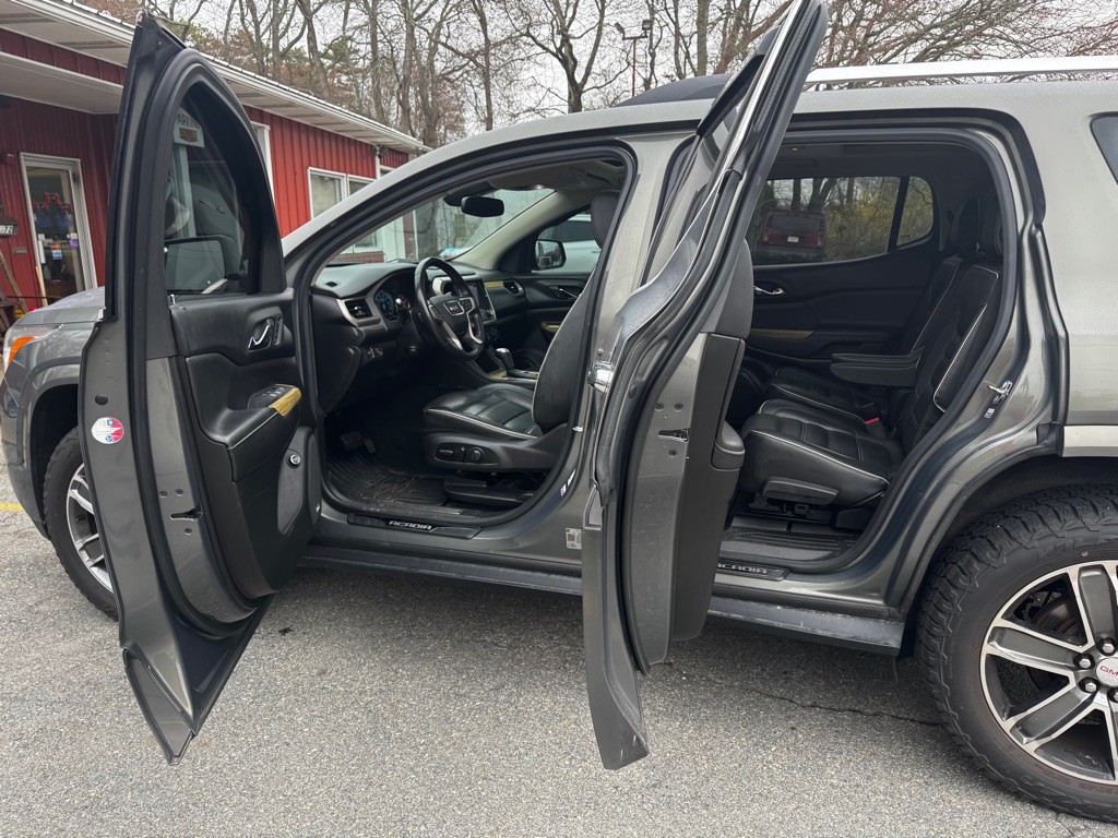 2018 GMC Acadia Image 9
