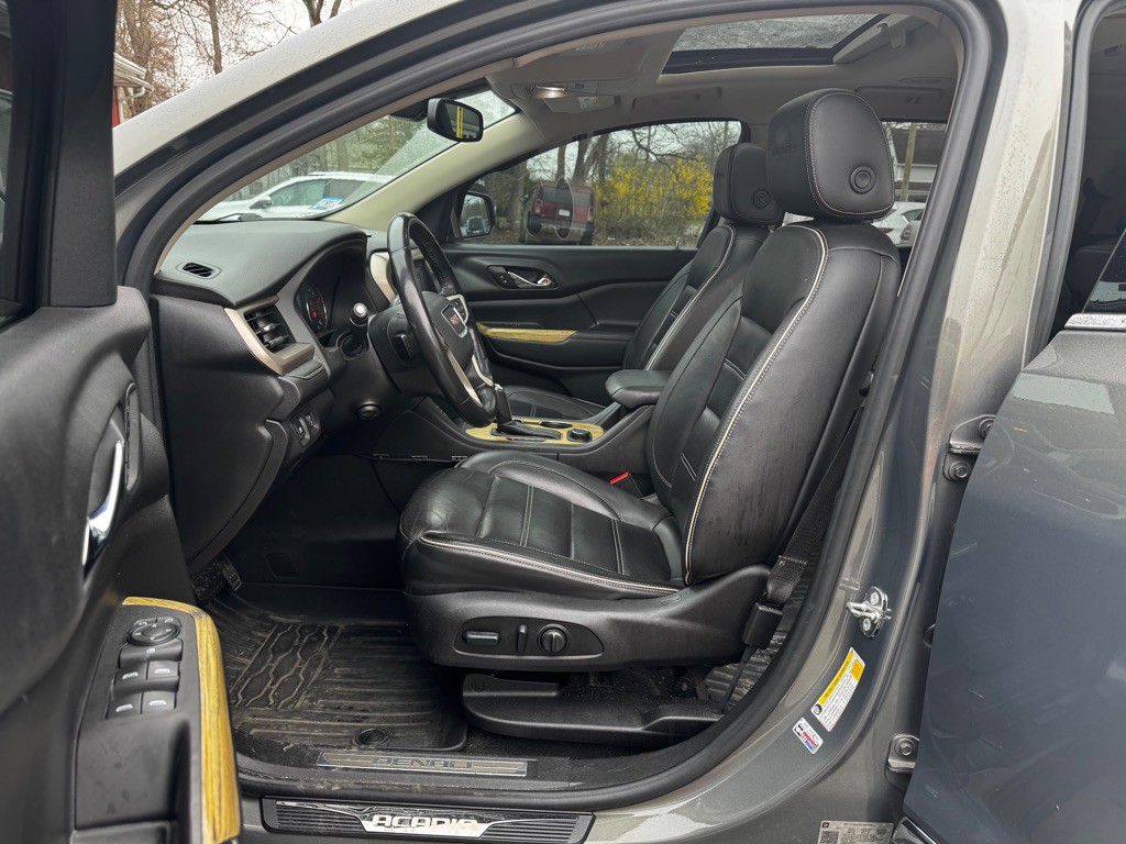 2018 GMC Acadia Image 13