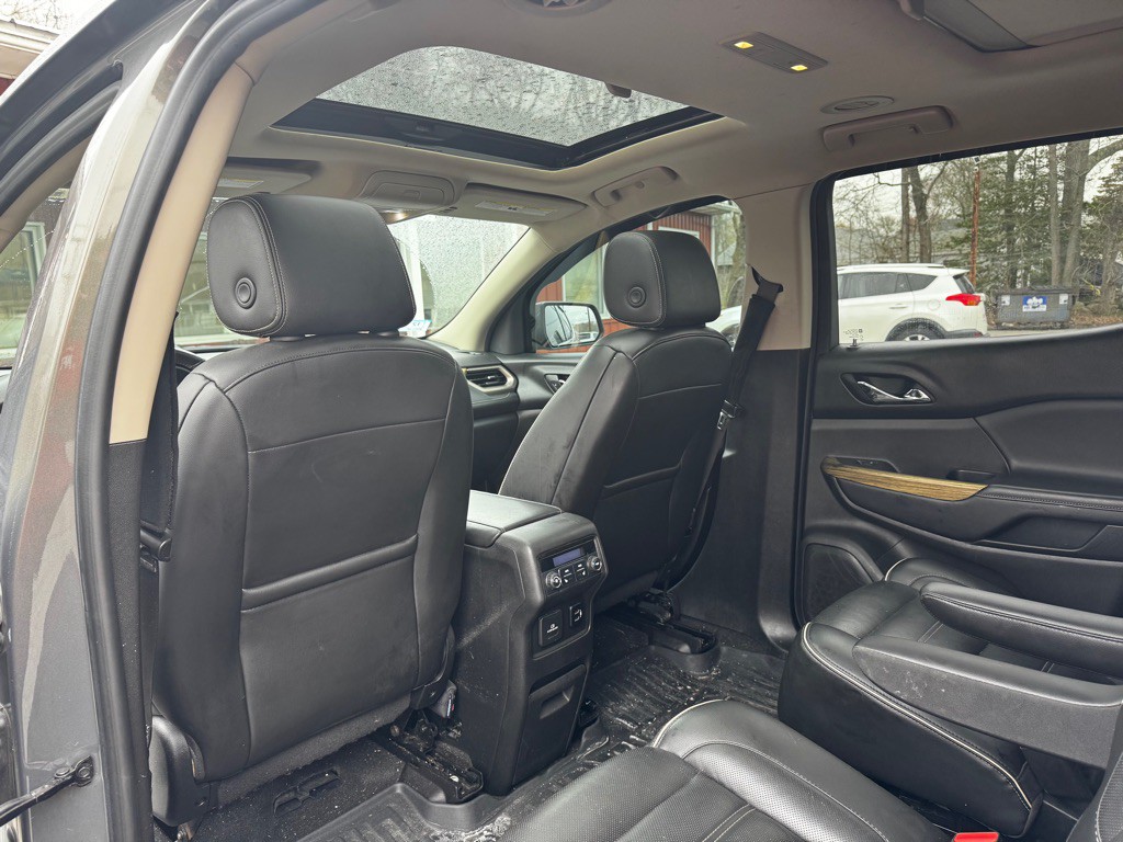 2018 GMC Acadia Image 17