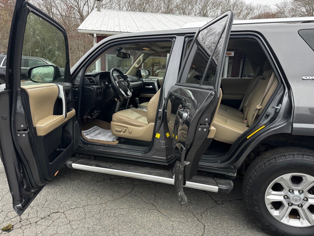 2015 Toyota 4Runner Image 8