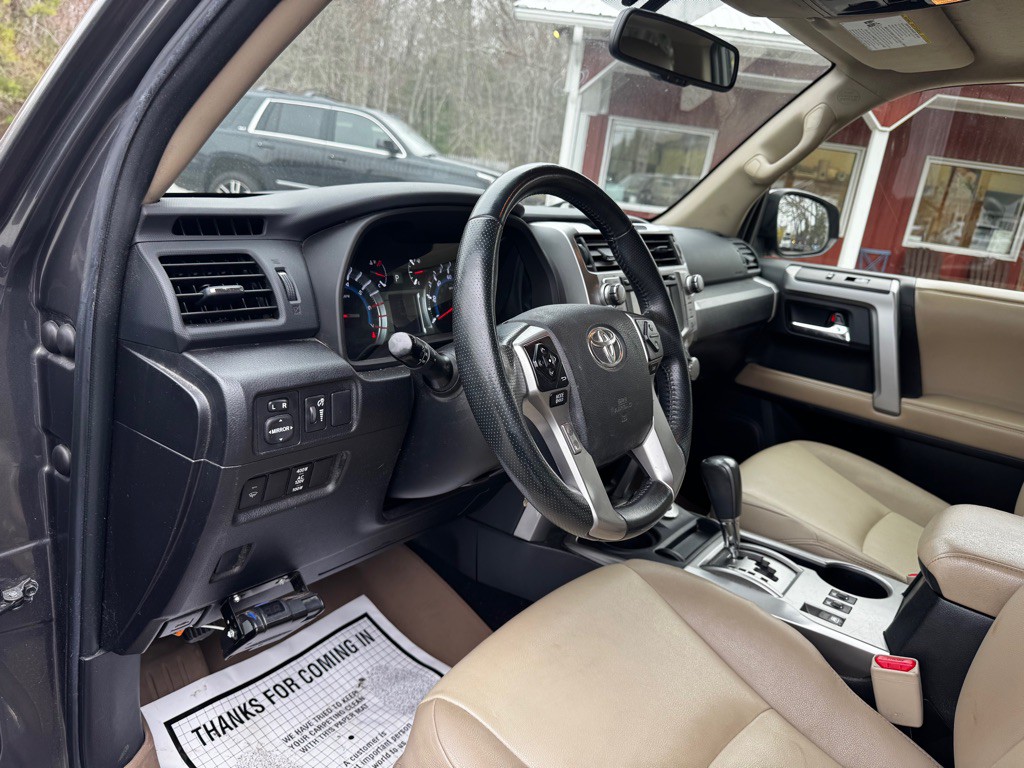 2015 Toyota 4Runner Image 9