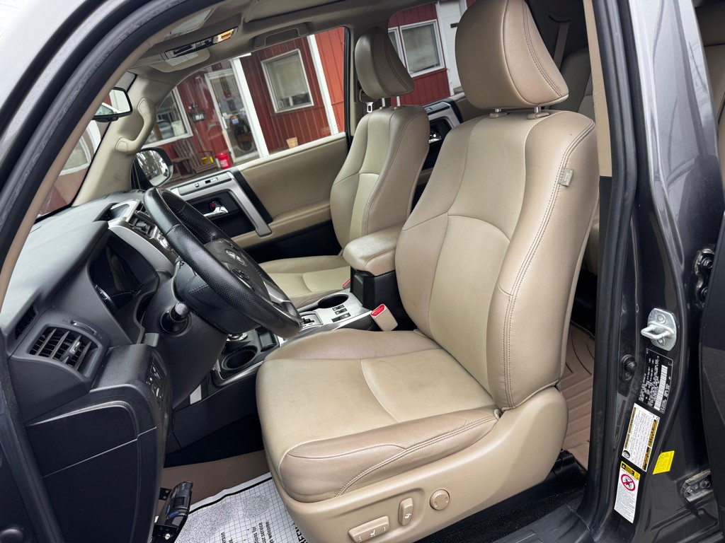 2015 Toyota 4Runner Image 11