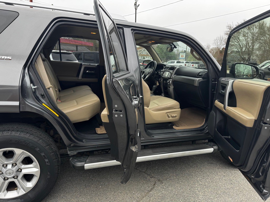 2015 Toyota 4Runner Image 19