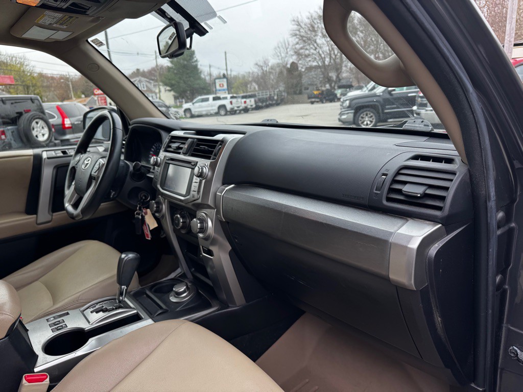 2015 Toyota 4Runner Image 20