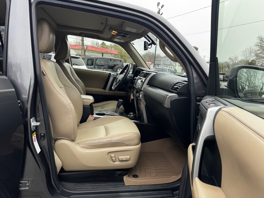 2015 Toyota 4Runner Image 21