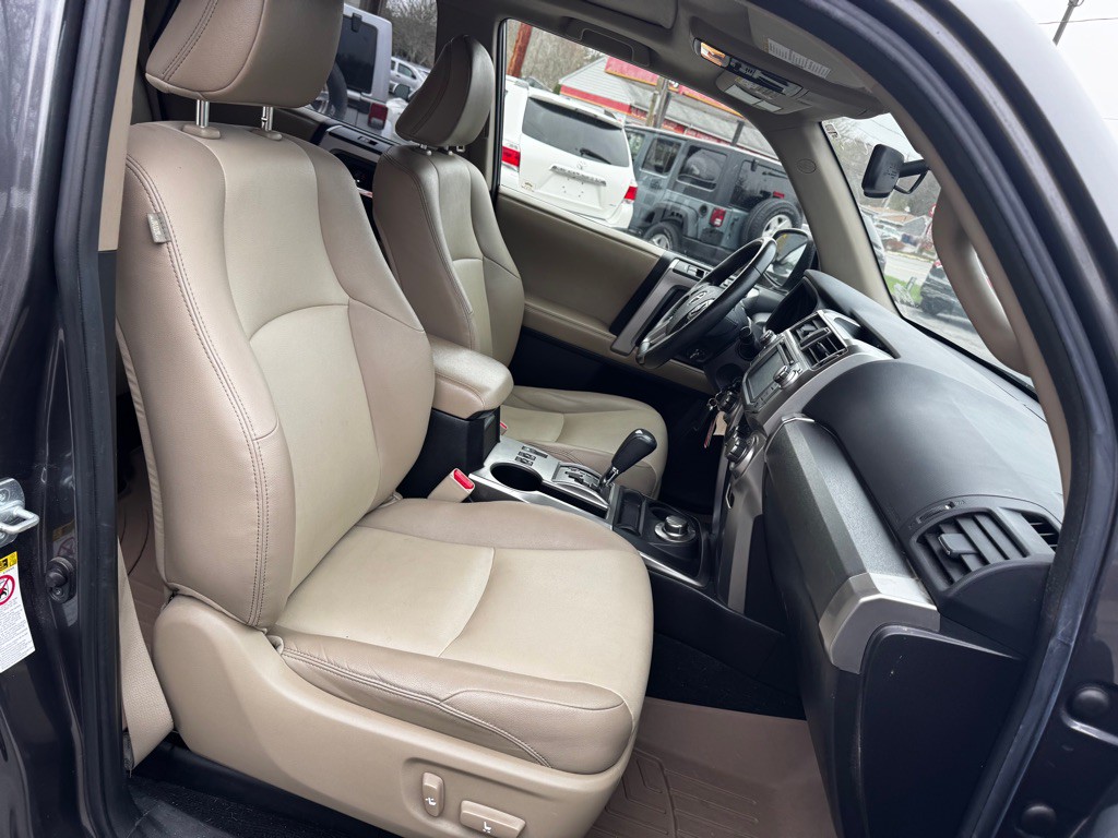 2015 Toyota 4Runner Image 22