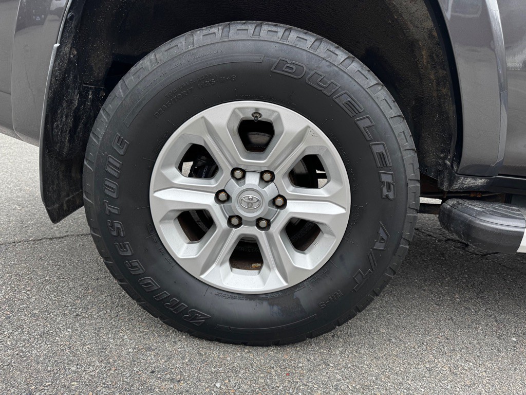2015 Toyota 4Runner Image 31