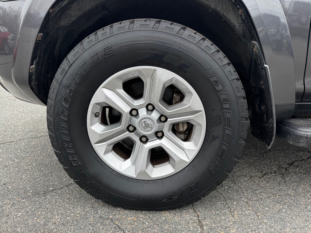 2015 Toyota 4Runner Image 34