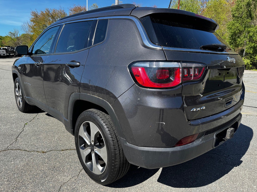 2017 Jeep Compass Image 3