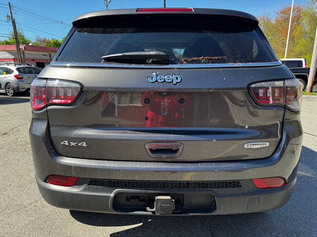 2017 Jeep Compass Image 5
