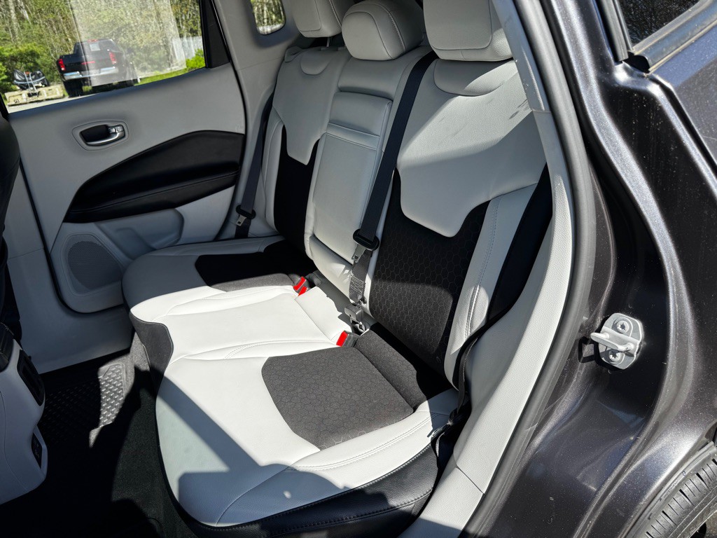 2017 Jeep Compass Image 15