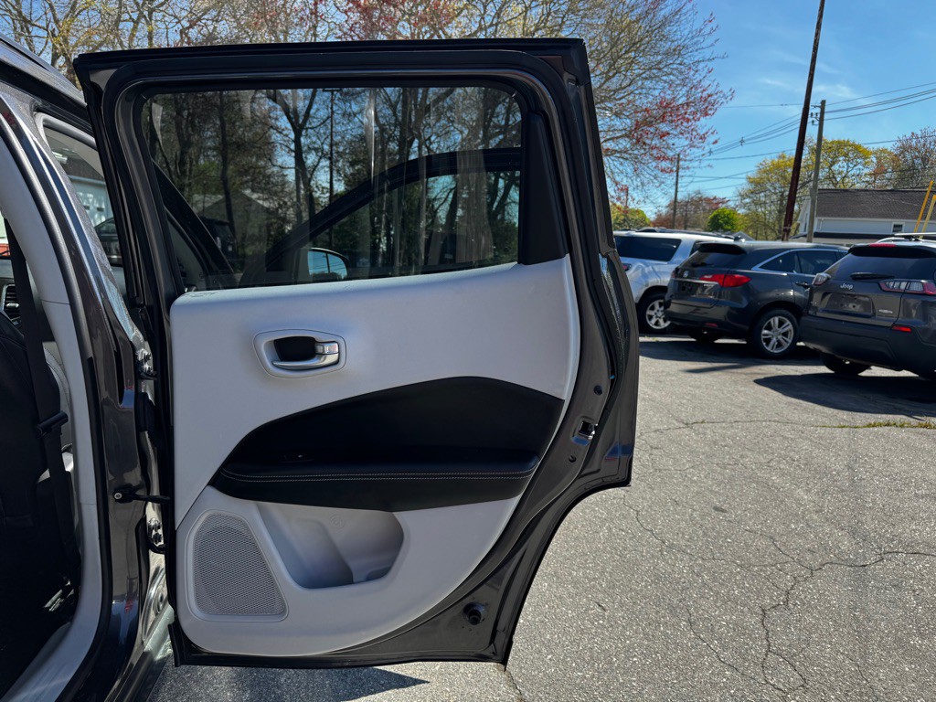 2017 Jeep Compass Image 29