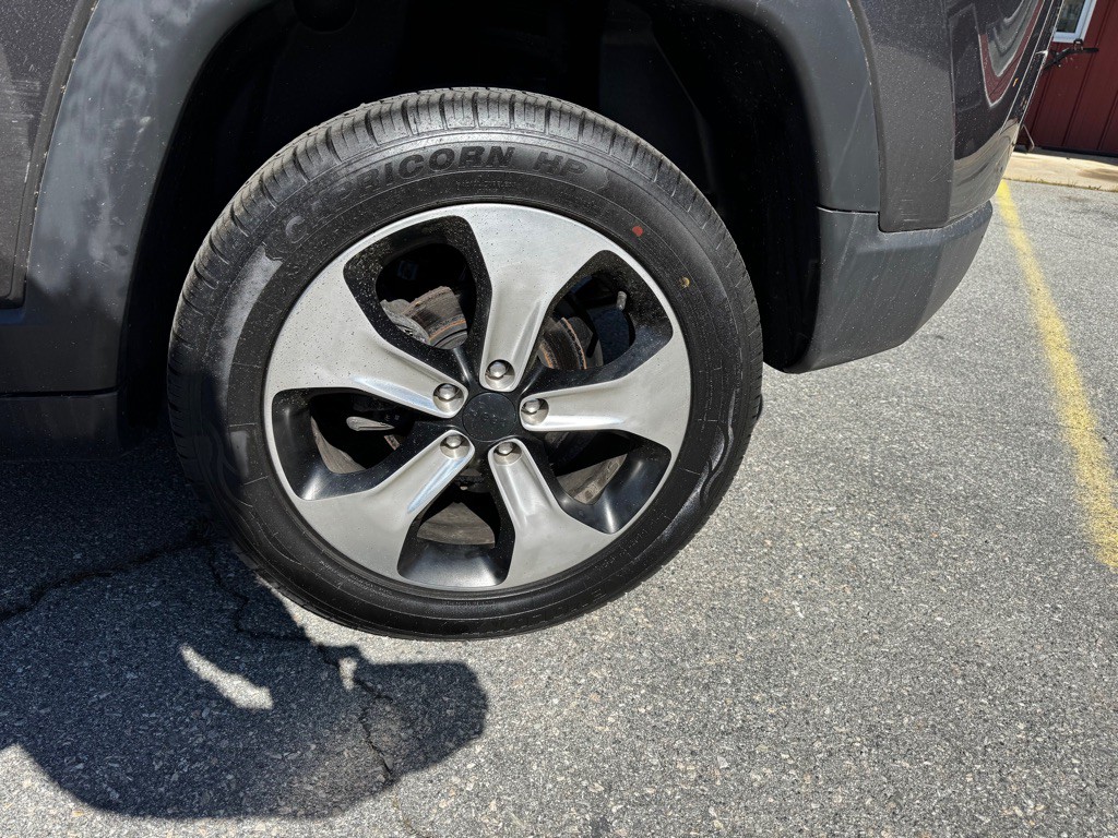 2017 Jeep Compass Image 34