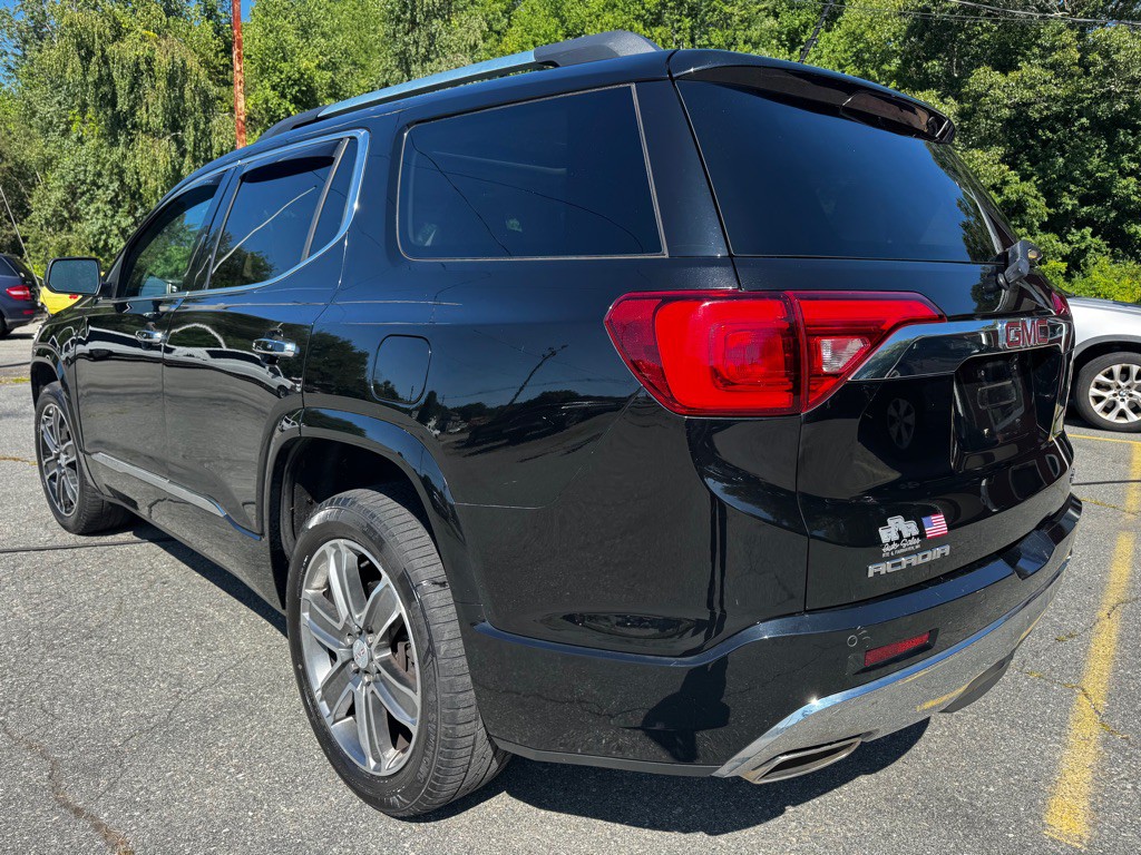 2017 GMC Acadia Image 3
