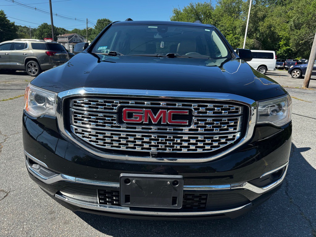 2017 GMC Acadia Image 4