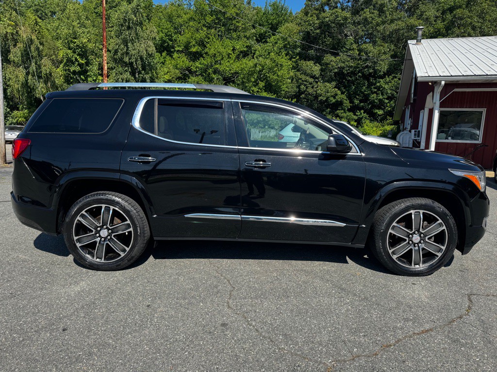 2017 GMC Acadia Image 7