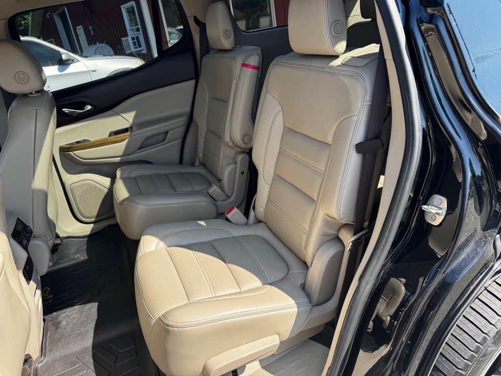 2017 GMC Acadia Image 14