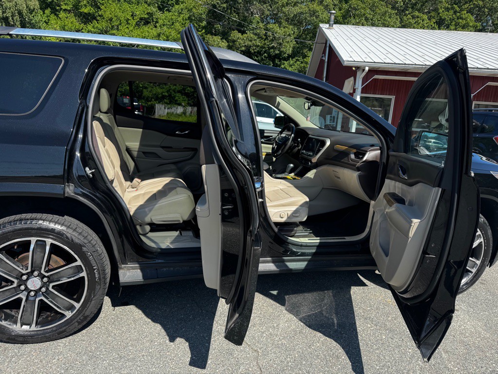 2017 GMC Acadia Image 19