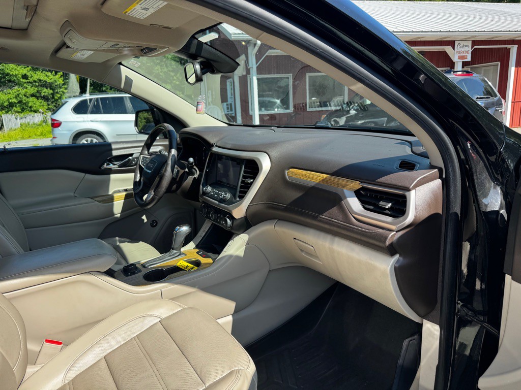 2017 GMC Acadia Image 20
