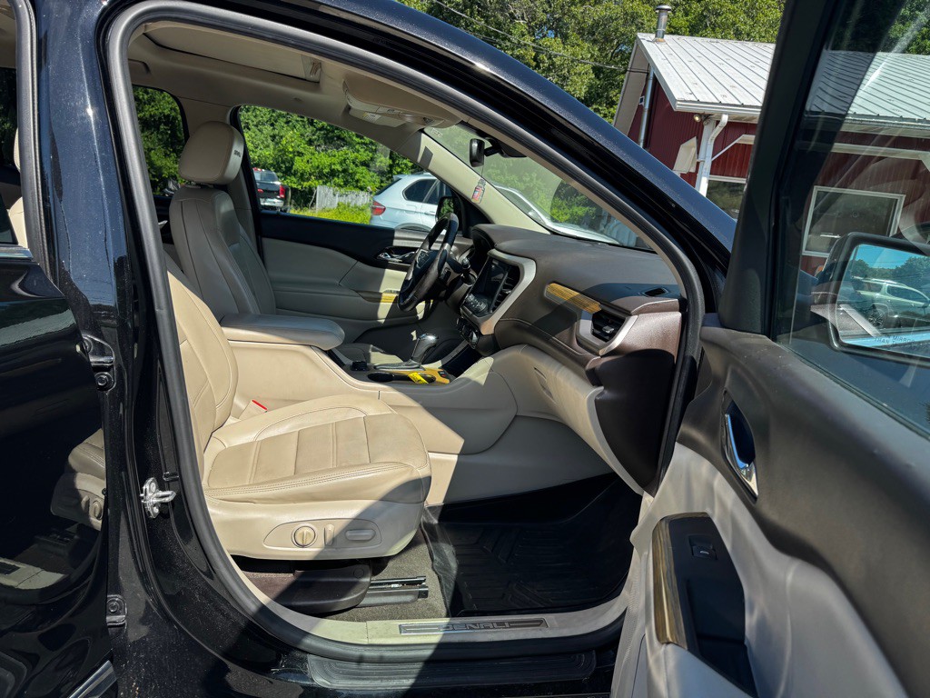 2017 GMC Acadia Image 21