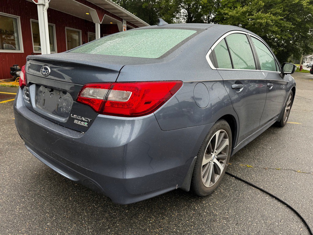 2016 Subaru Legacy Image 8