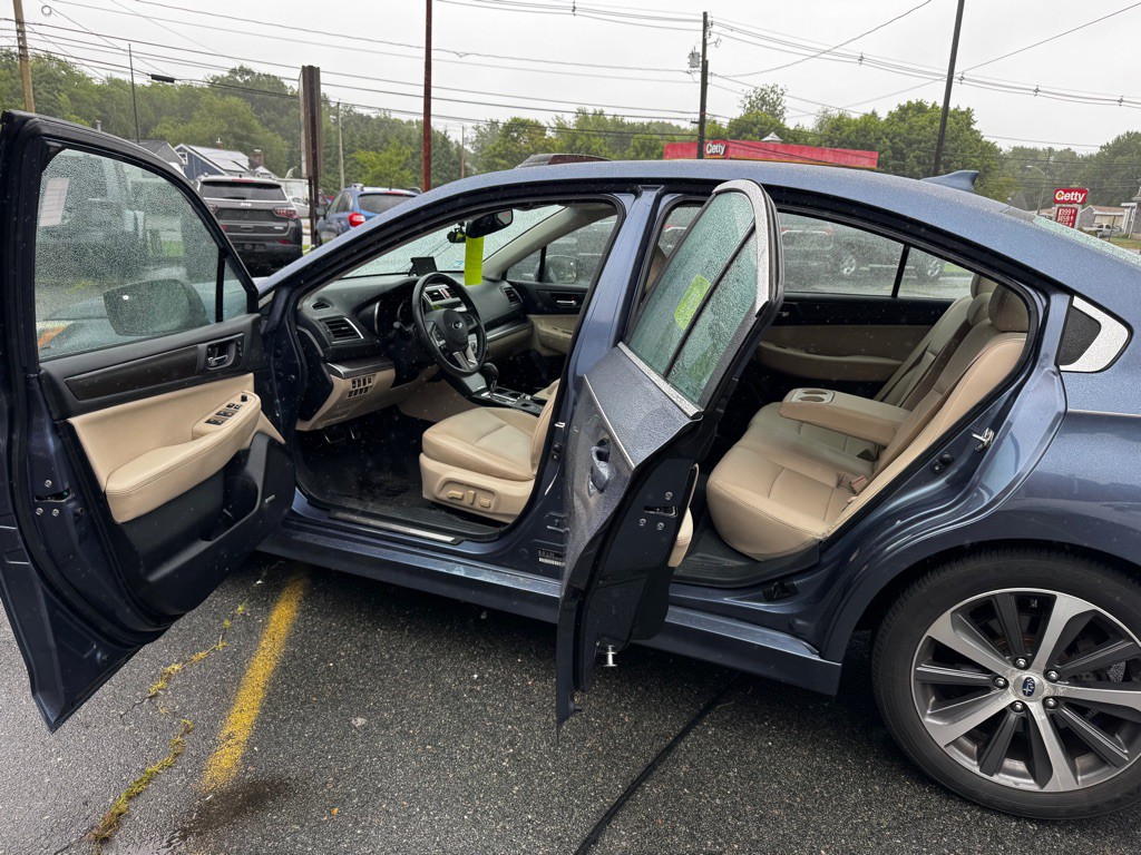 2016 Subaru Legacy Image 9
