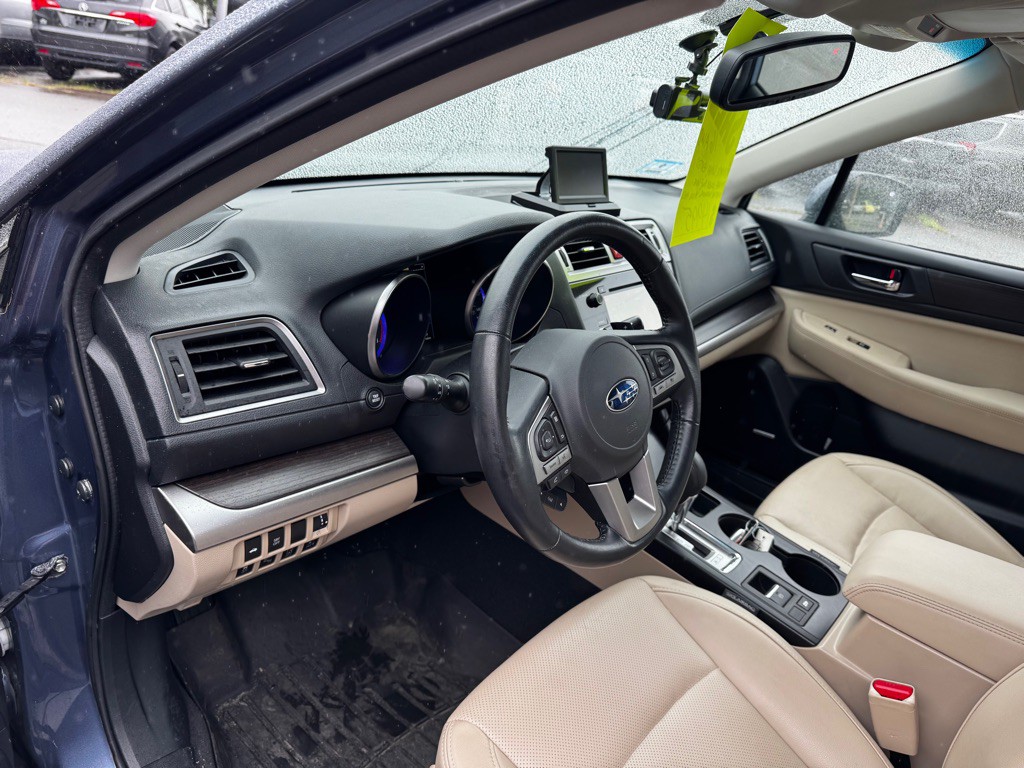 2016 Subaru Legacy Image 10