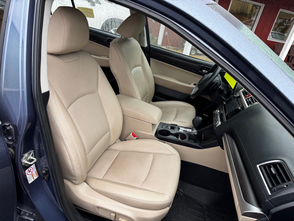 2016 Subaru Legacy Image 23