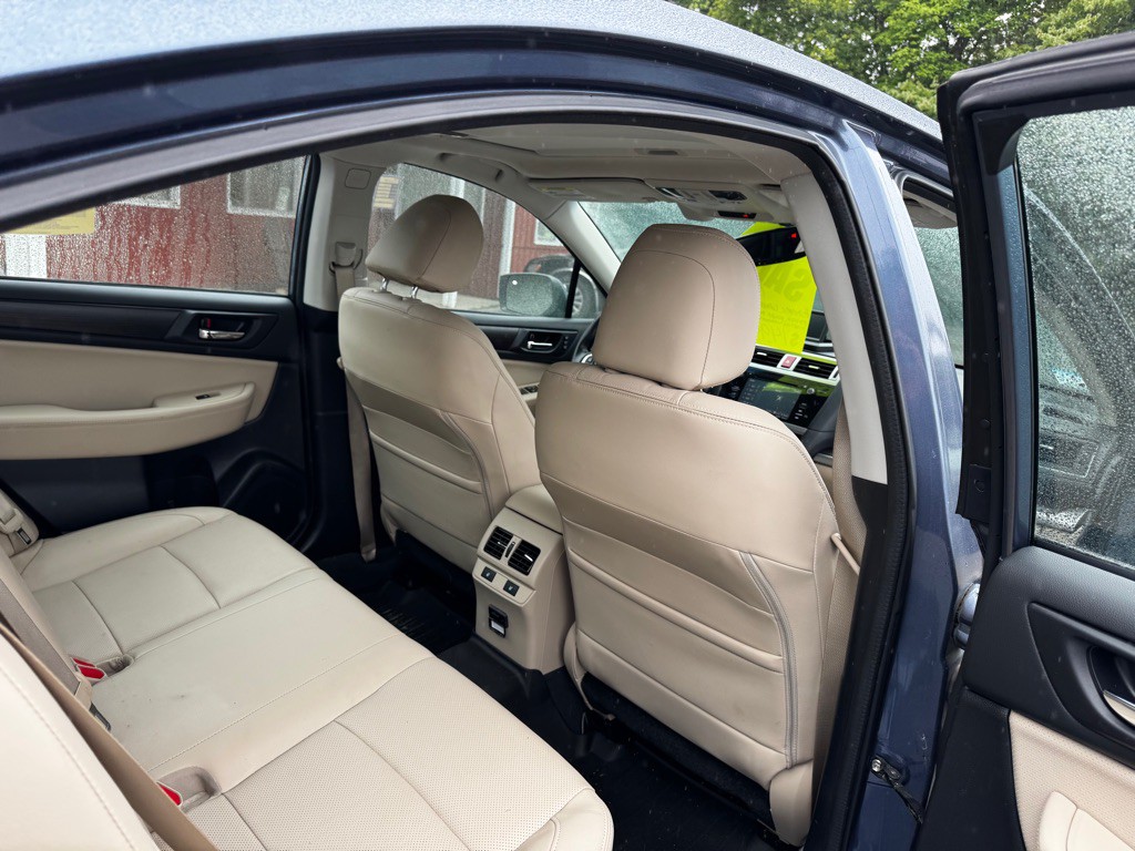 2016 Subaru Legacy Image 26