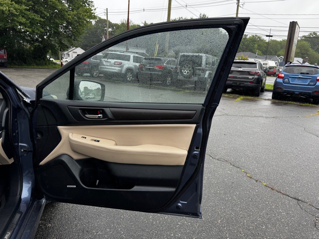 2016 Subaru Legacy Image 27