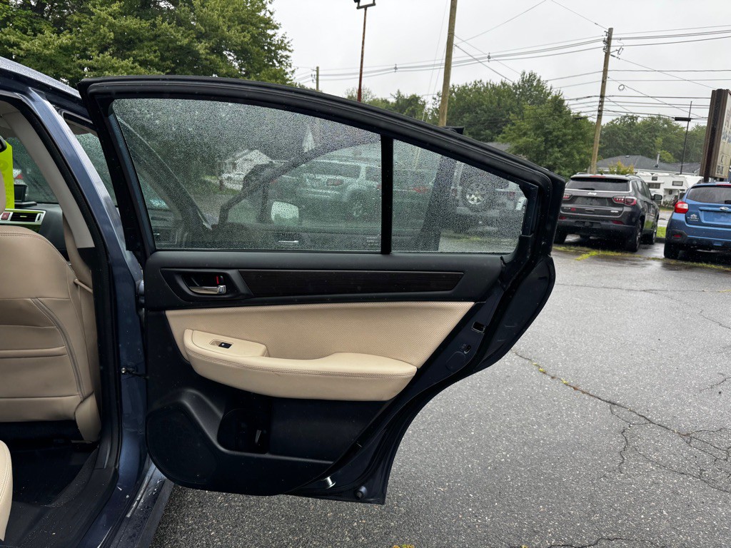 2016 Subaru Legacy Image 28