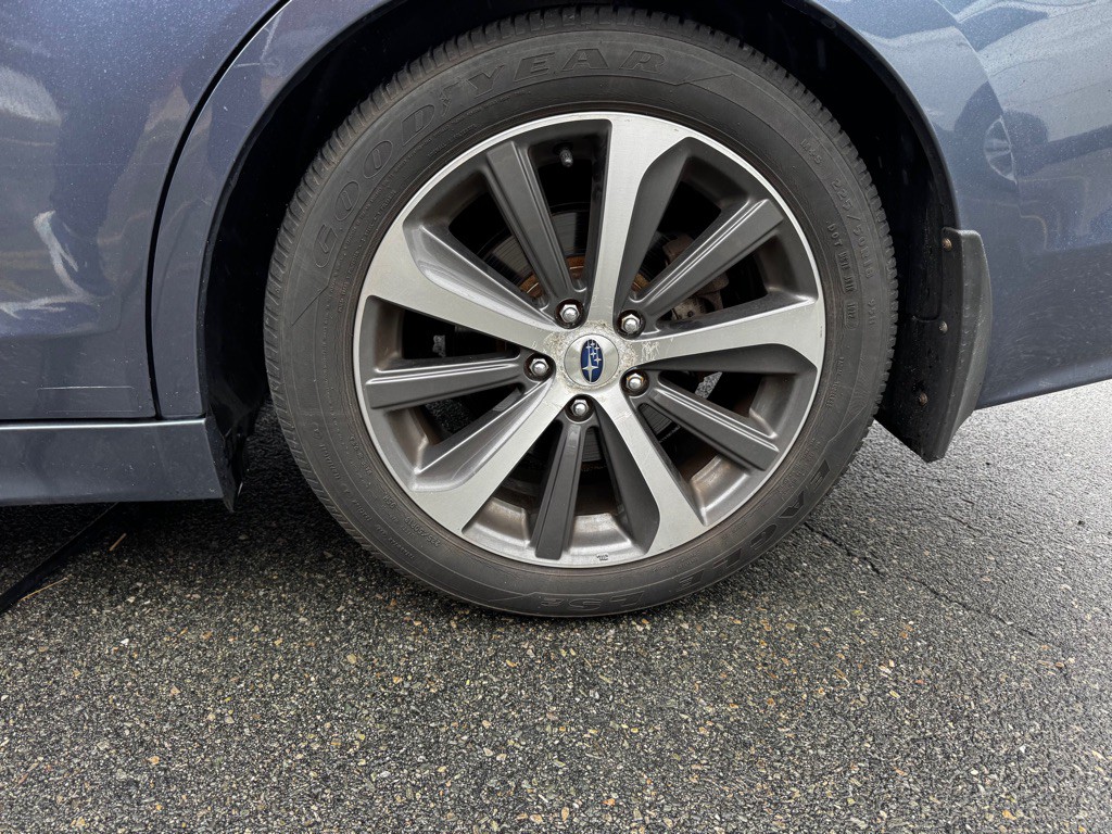 2016 Subaru Legacy Image 32
