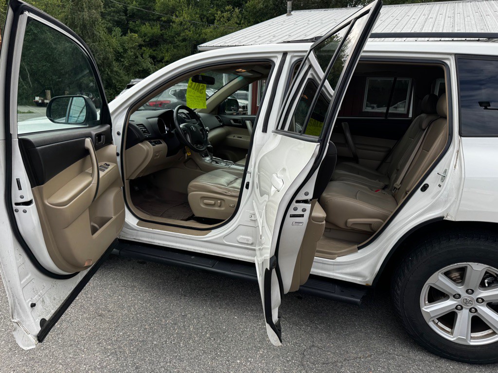 2010 Toyota Highlander Image 9